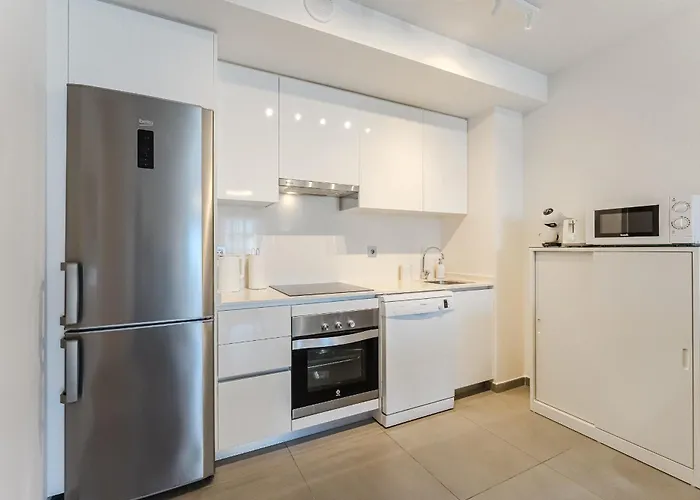 Cosy With Private Rooftop *