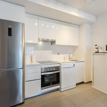 Cosy With Private Rooftop *