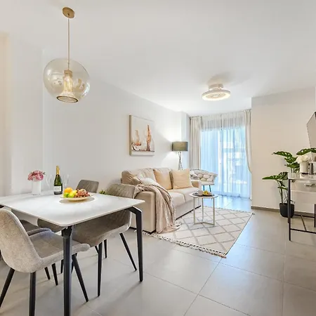 Cosy With Private Rooftop Apartament *