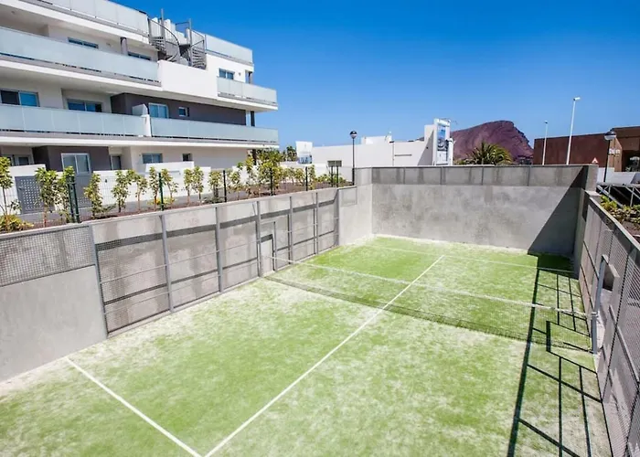 Cosy With Private Rooftop