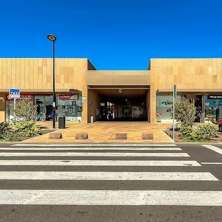 Cosy With Private Rooftop *