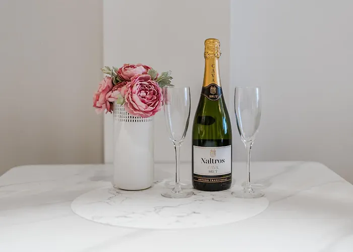 Cosy With Private Rooftop 公寓 *