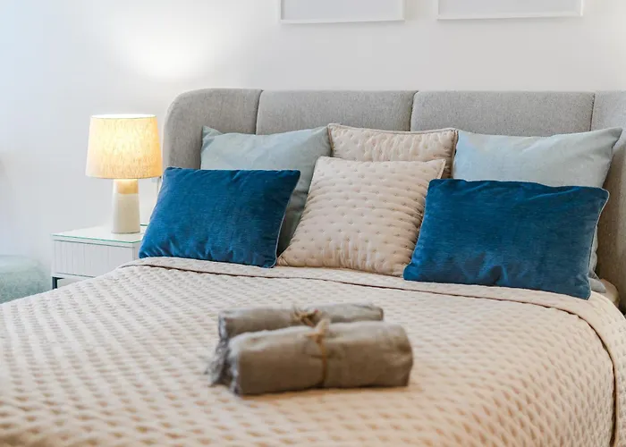 Cosy With Private Rooftop * Ла-Техита