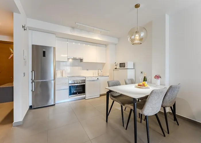 Cosy With Private Rooftop * Ла-Техита